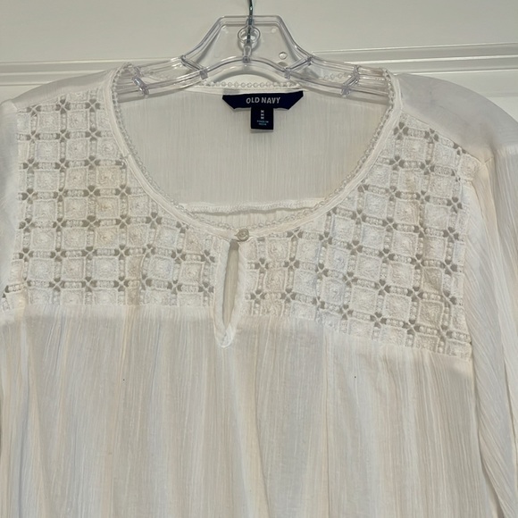 Old Navy Medium Flowy Feminine Top - Picture 3 of 6